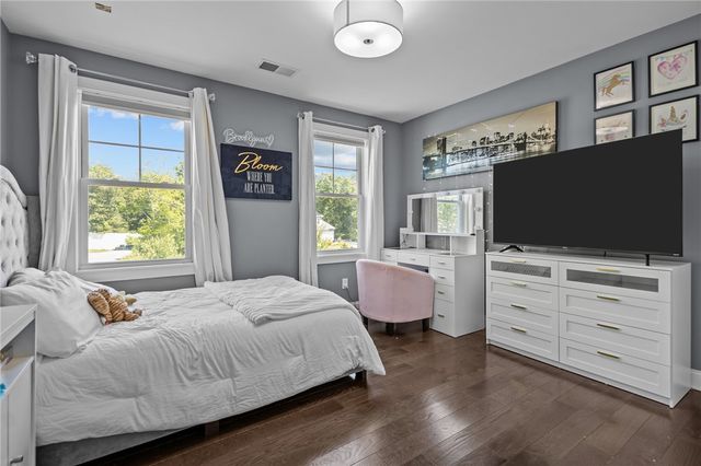 78 Harbor Ridge Lane, Tiverton, RI 02878