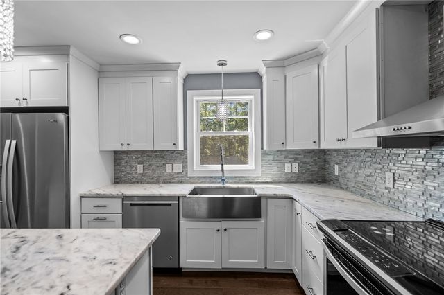 78 Harbor Ridge Lane, Tiverton, RI 02878