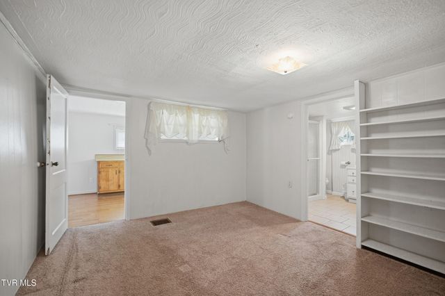 1333 Dante Road, Saint Paul, VA 24283