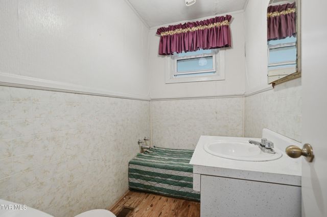 1333 Dante Road, Saint Paul, VA 24283