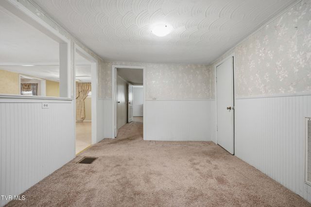 1333 Dante Road, Saint Paul, VA 24283