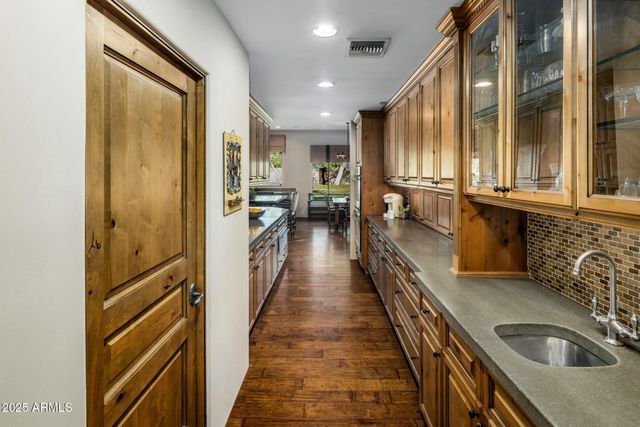 11021 N 74TH Street, Scottsdale, AZ 85260
