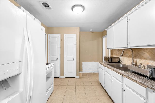 4427 Baldwin Street, Dallas, TX 75210