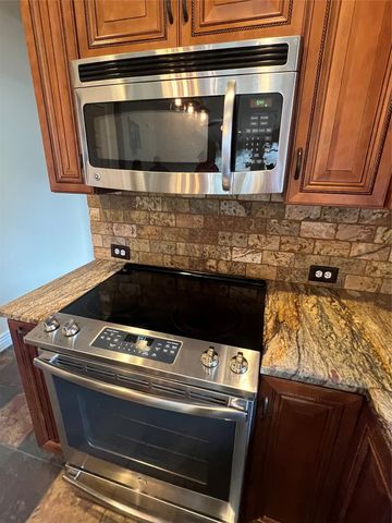 1216 Pleasant Oaks Drive, Lewisville, TX 75067