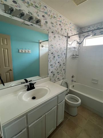 1216 Pleasant Oaks Drive, Lewisville, TX 75067