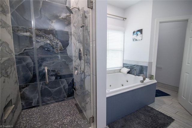 5367 Darwood Estate Lane, Winston-salem, NC 27106