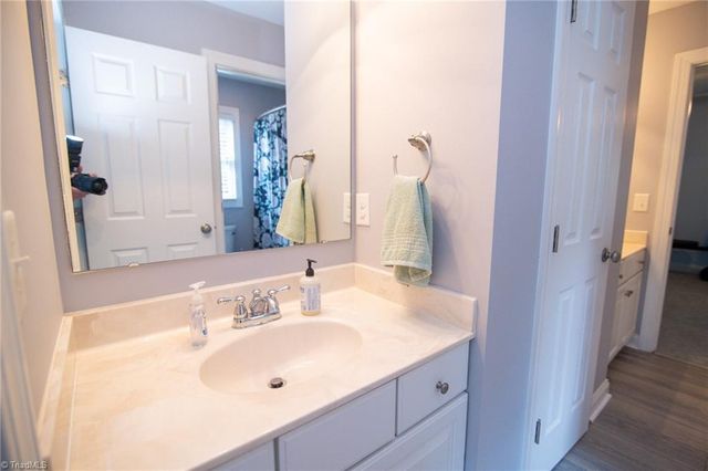 5367 Darwood Estate Lane, Winston-salem, NC 27106