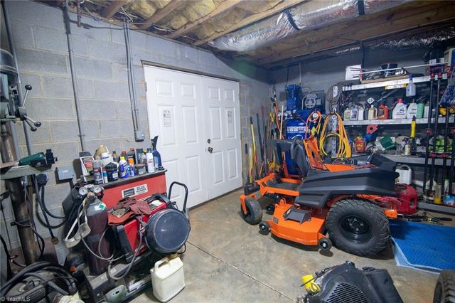 5367 Darwood Estate Lane, Winston-salem, NC 27106