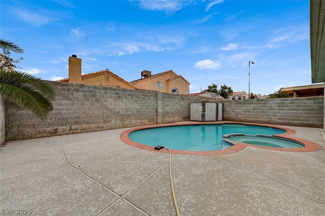 8021 Redskin Circle, Las Vegas, NV 89145