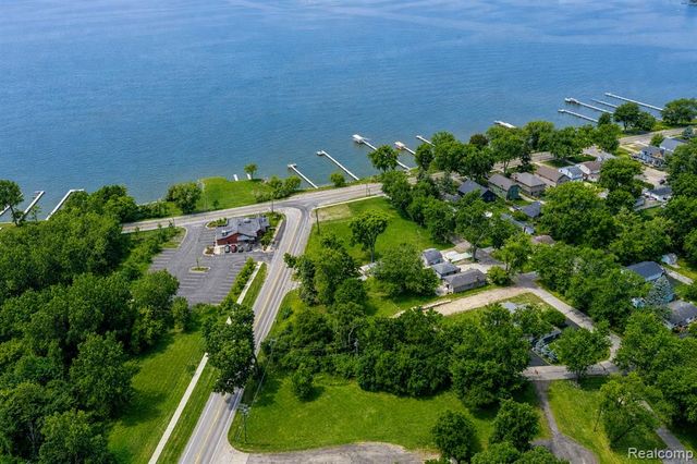 42920 W 14 Mile Road, Walled Lake, MI 48390