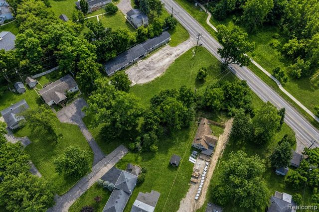 42920 W 14 Mile Road, Walled Lake, MI 48390