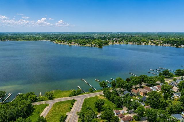 42920 W 14 Mile Road, Walled Lake, MI 48390