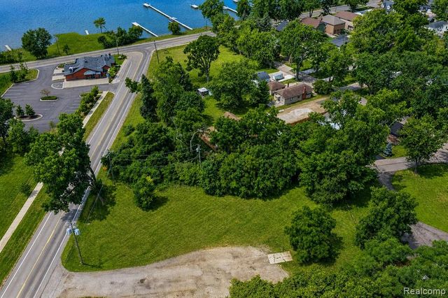 42920 W 14 Mile Road, Walled Lake, MI 48390