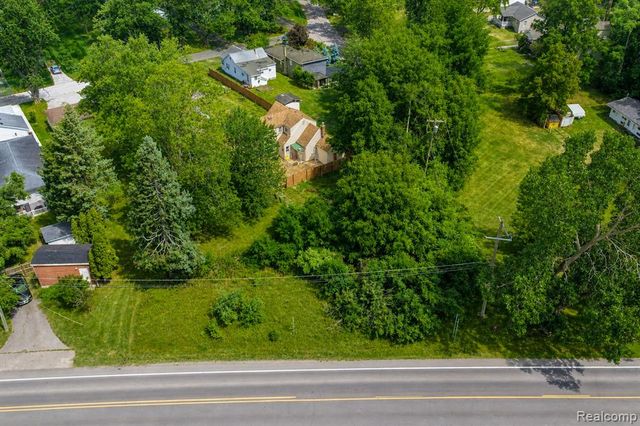 42920 W 14 Mile Road, Walled Lake, MI 48390