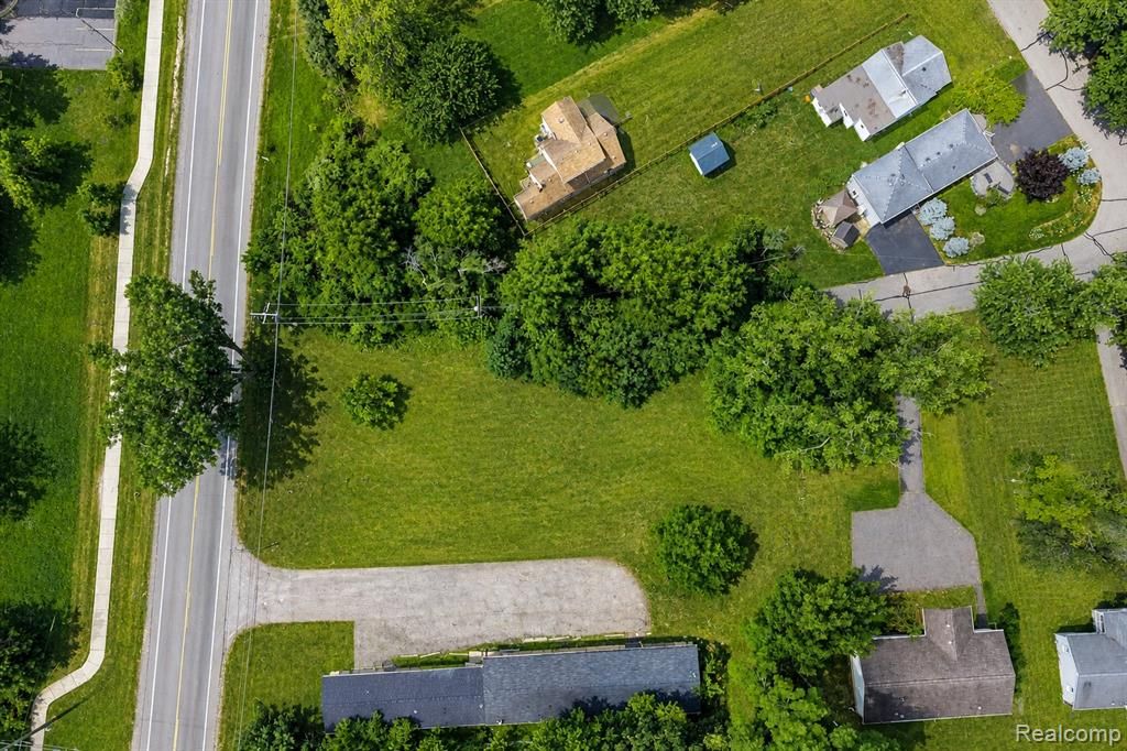 42920 W 14 Mile Road, Walled Lake, MI 48390