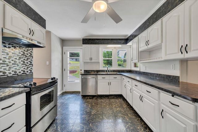 4962 Bower RD, Roanoke, VA 24018
