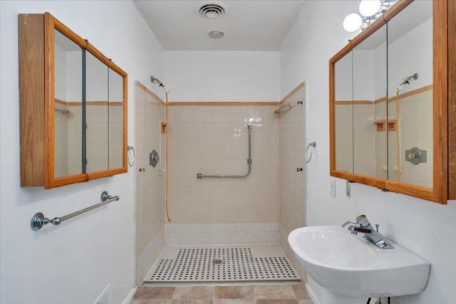 4962 Bower RD, Roanoke, VA 24018