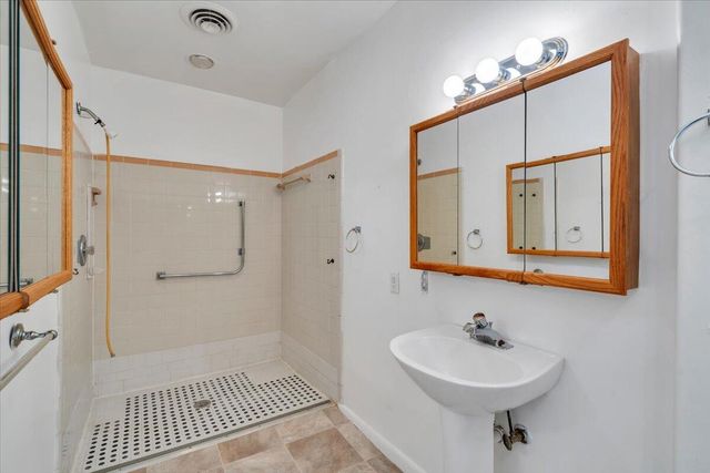 4962 Bower RD, Roanoke, VA 24018