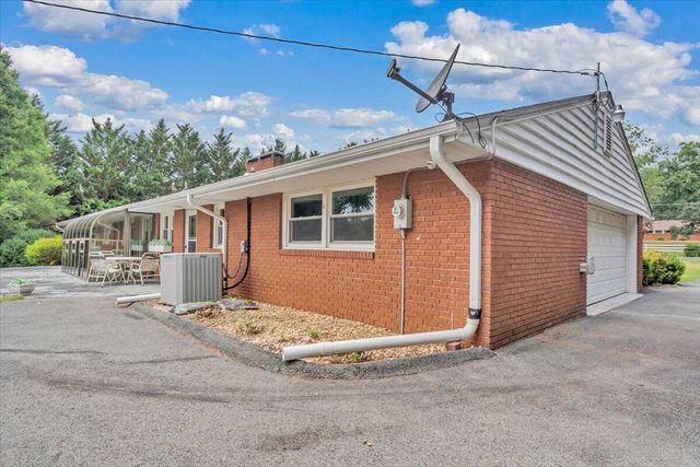 4962 Bower RD, Roanoke, VA 24018