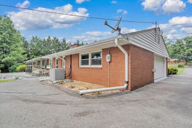 4962 Bower RD, Roanoke, VA 24018