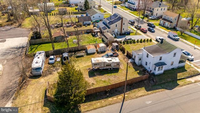 231 N MAIN ST, Clayton, NJ 08312