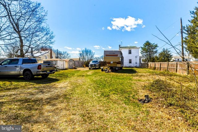 231 N MAIN ST, Clayton, NJ 08312