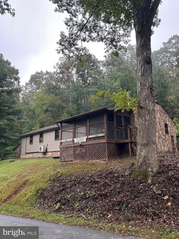 3263 GRAYDON RD, Felton, PA 17322
