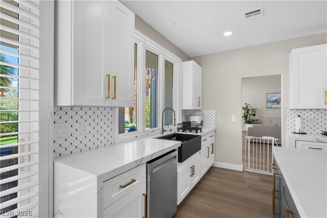 8848 Rainbow Ridge Drive, Las Vegas, NV 89117