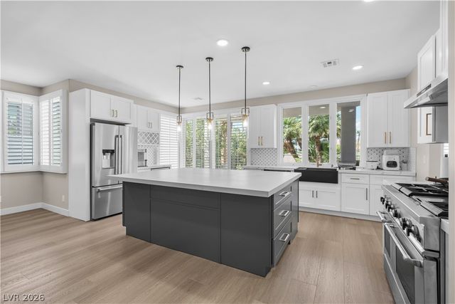 8848 Rainbow Ridge Drive, Las Vegas, NV 89117