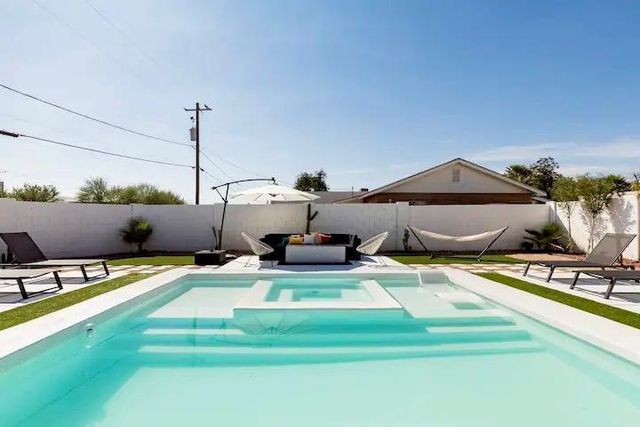 1450 E Hoover Avenue, Phoenix, AZ 85006