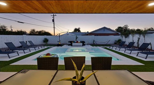 1450 E Hoover Avenue, Phoenix, AZ 85006