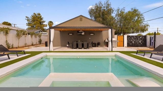 1450 E Hoover Avenue, Phoenix, AZ 85006