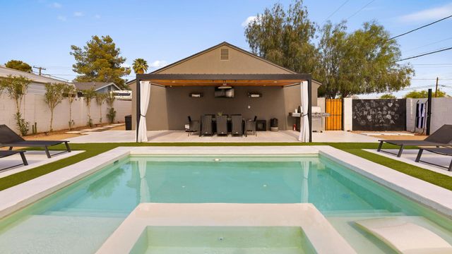 1450 E Hoover Avenue, Phoenix, AZ 85006