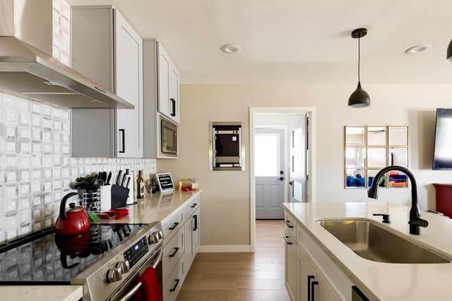 1450 E Hoover Avenue, Phoenix, AZ 85006