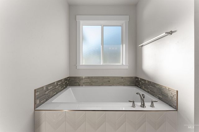 8165 Fountain Brook, Middleton, ID 83644