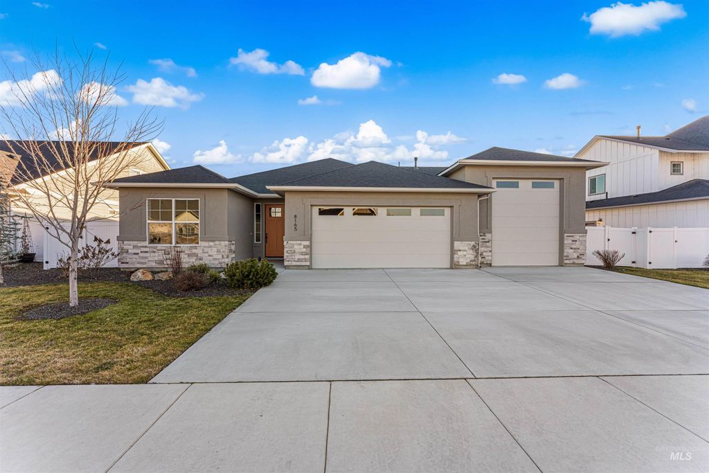 8165 Fountain Brook, Middleton, ID 83644