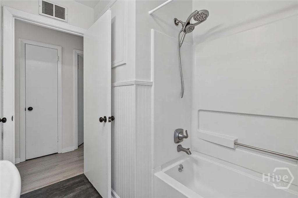 Image 10 of property listing at 629 Wheeler Street, Savannah, GA 31405