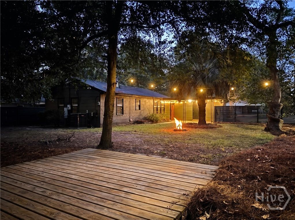 Image 20 of property listing at 629 Wheeler Street, Savannah, GA 31405