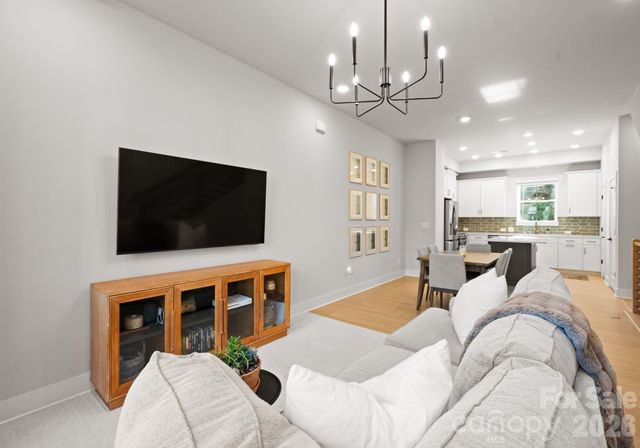 1216 Craig View Way, Charlotte, NC 28211