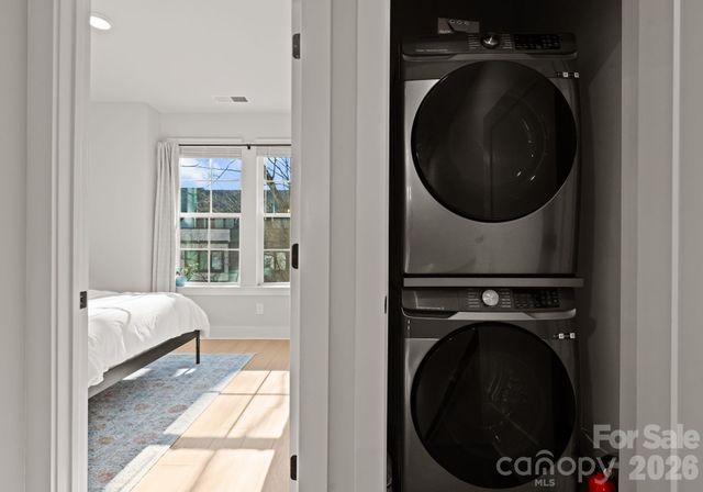 1216 Craig View Way, Charlotte, NC 28211