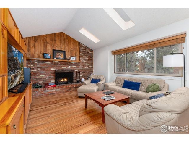 2253 Spinnaker Cir, Longmont, CO 80503