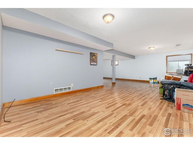 2253 Spinnaker Cir, Longmont, CO 80503