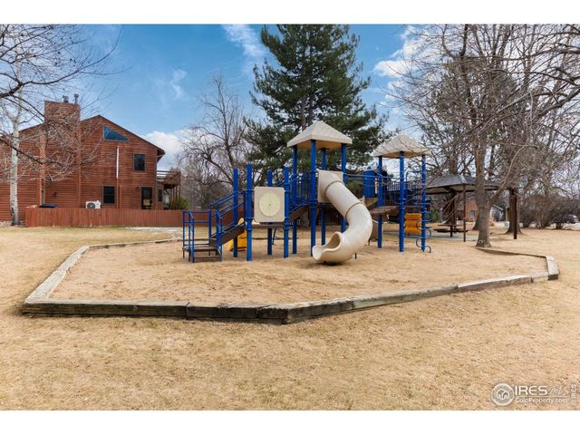 2253 Spinnaker Cir, Longmont, CO 80503