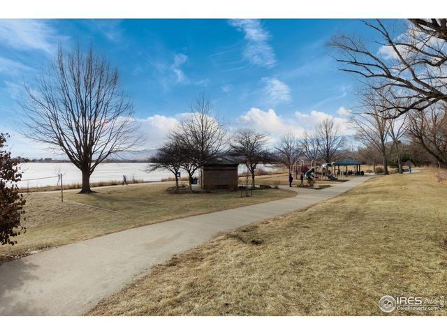 2253 Spinnaker Cir, Longmont, CO 80503