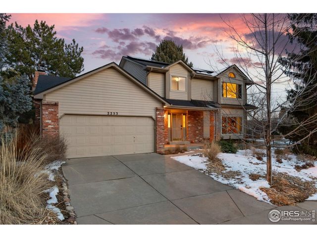 2253 Spinnaker Cir, Longmont, CO 80503