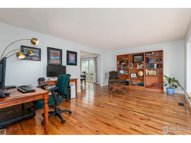 2253 Spinnaker Cir, Longmont, CO 80503