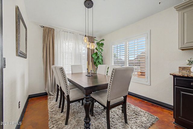2712 W WAYLAND Drive, Phoenix, AZ 85041