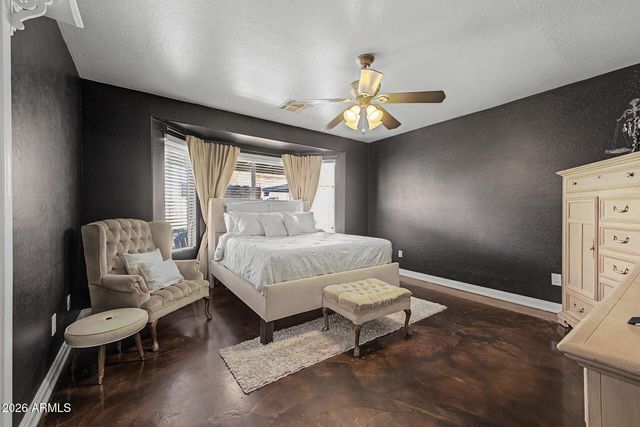 2712 W WAYLAND Drive, Phoenix, AZ 85041