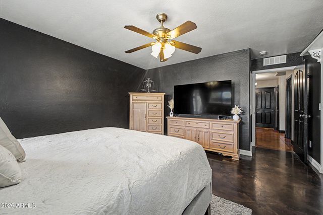 2712 W WAYLAND Drive, Phoenix, AZ 85041
