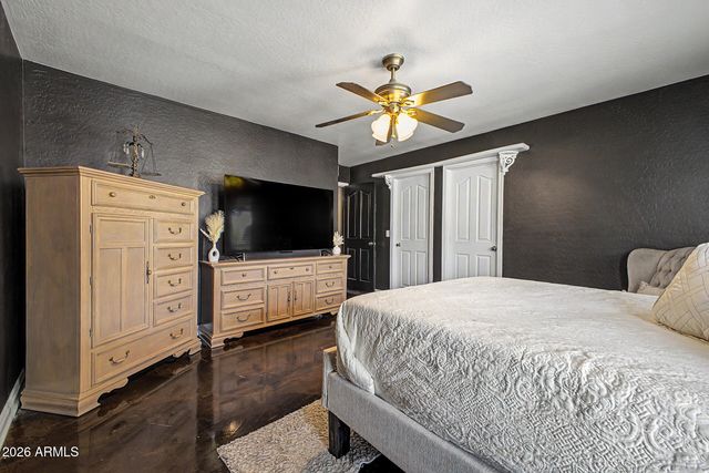 2712 W WAYLAND Drive, Phoenix, AZ 85041